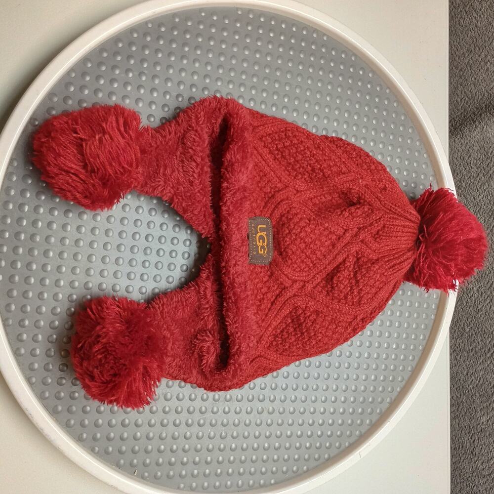 UGG Red Knit Pom-Pom Hat - Picture 4 of 6